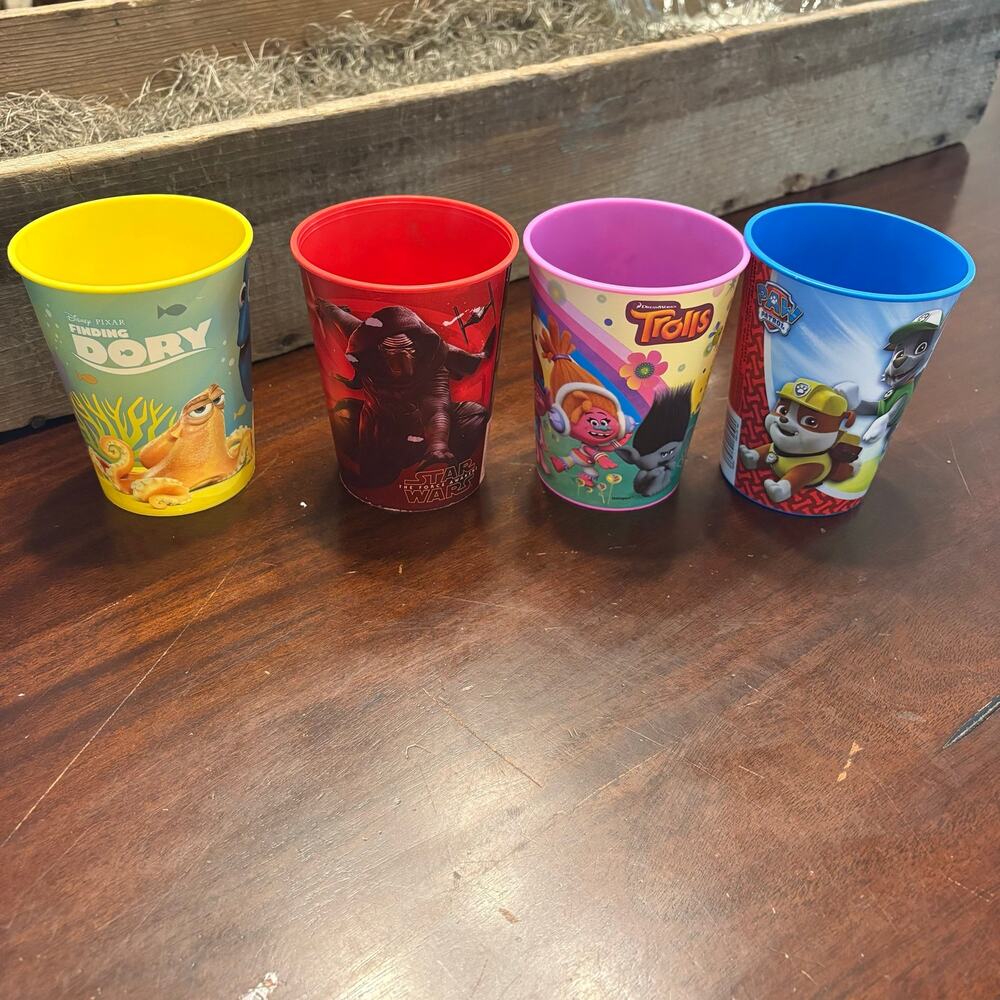 Mixed Kids Character Plastic Cups Lot 4 Finding Dory Star Wars Trolls Paw Patrol